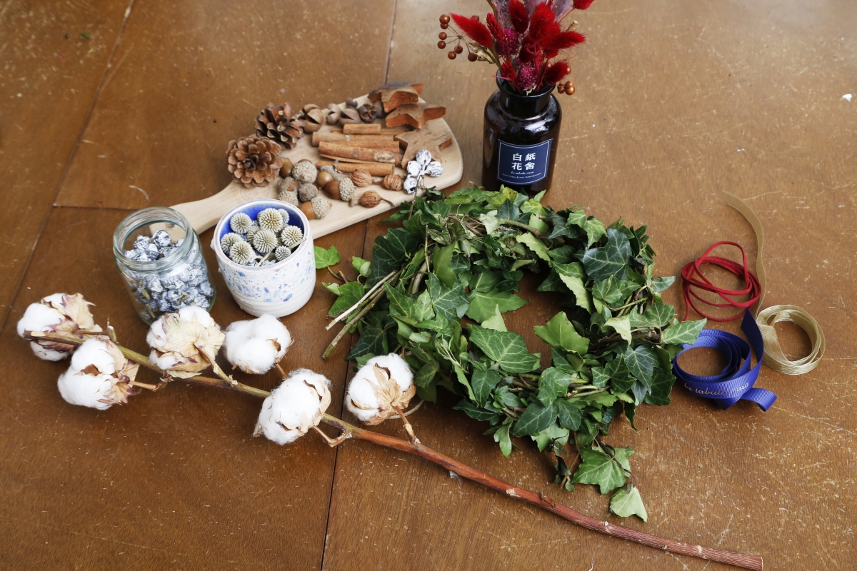 材料花墟買到！自製簡單聖誕乾花圈