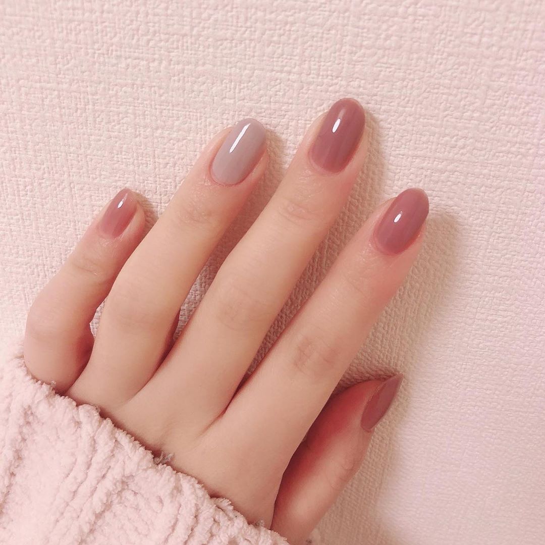 2020新年整新甲！4類20款日式溫柔風紅色系美甲提案