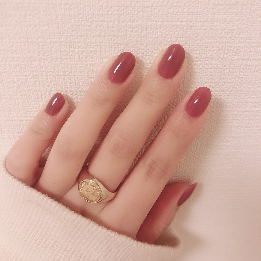 2020新年整新甲！4類20款日式溫柔風紅色系美甲提案