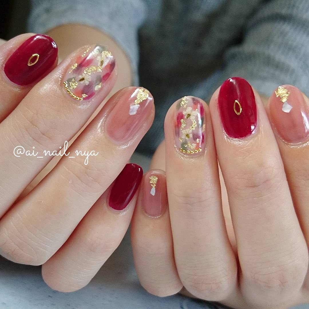 2020新年整新甲！4類20款日式溫柔風紅色系美甲提案