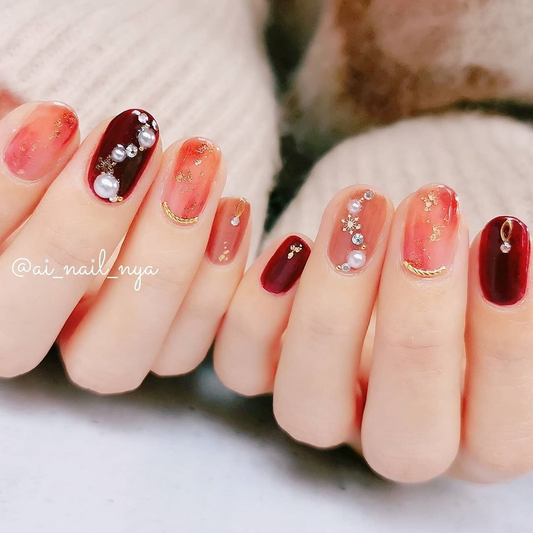 2020新年整新甲！4類20款日式溫柔風紅色系美甲提案