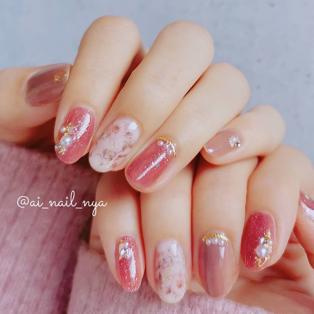 2020新年整新甲！4類20款日式溫柔風紅色系美甲提案