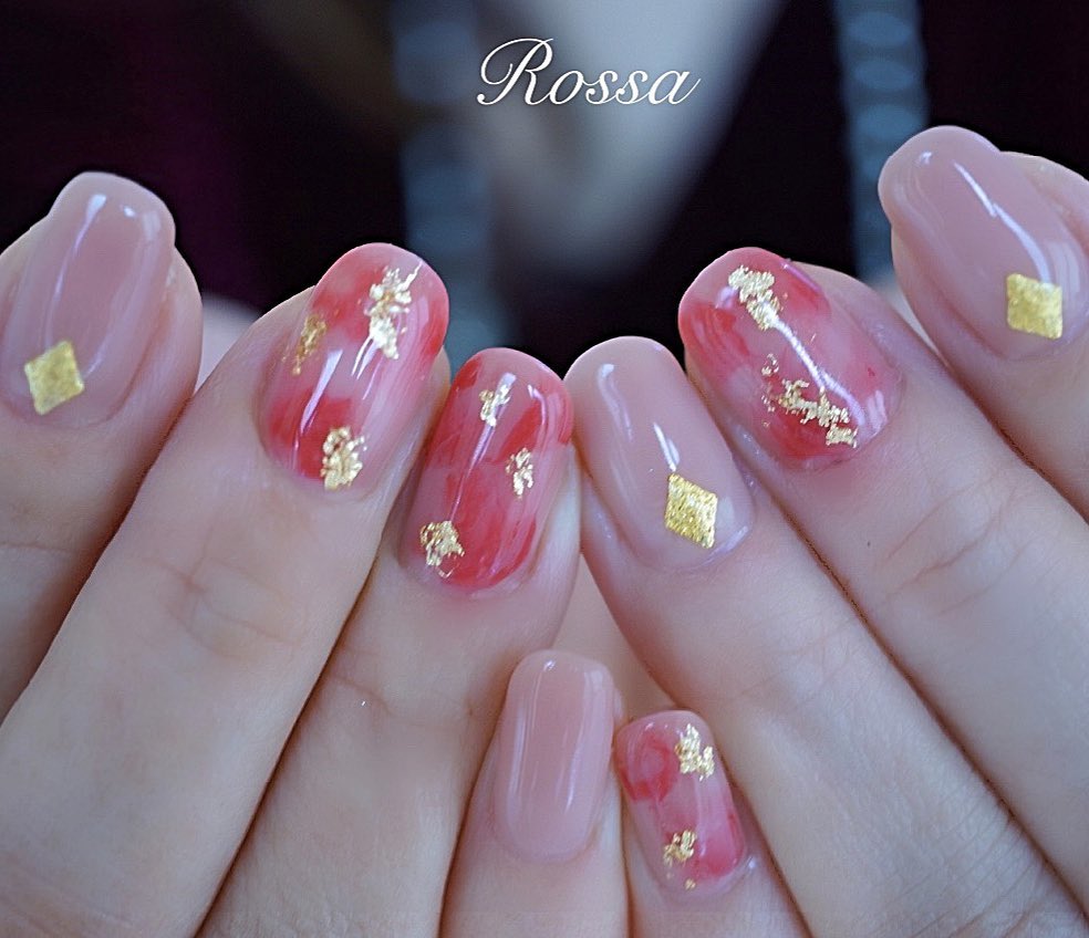 2020新年整新甲！4類20款日式溫柔風紅色系美甲提案