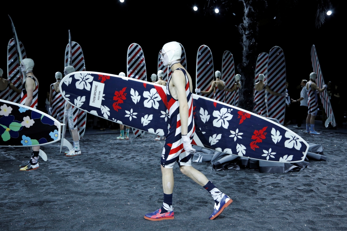 潮住出海！Thom Browne 情侶孖用潮物