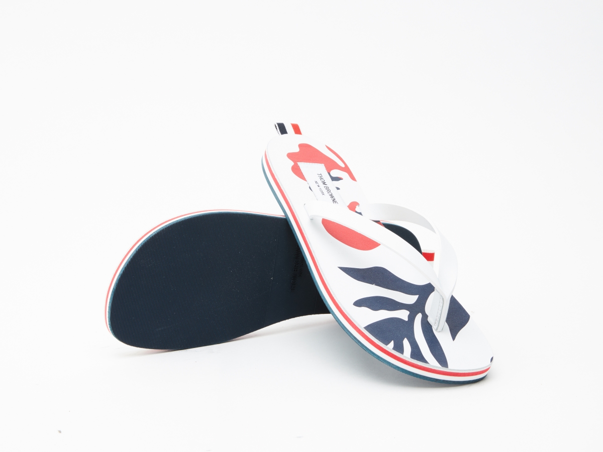 潮住出海！Thom Browne 情侶孖用潮物