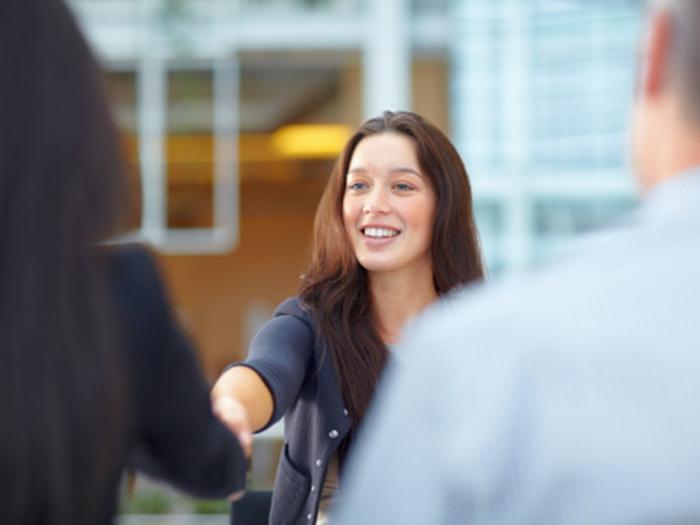 職場上遭到女同事妒忌點算好?4招幫你化險為夷 職場上遭到女同事妒忌點算好?4招幫你化險為夷