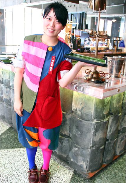 員工制服才是台中「宮原眼科」的重點！