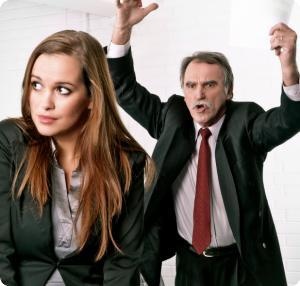 想避免小人陷害?6個職場自我保護技巧你要知 想避免小人陷害?6個職場自我保護技巧你要知