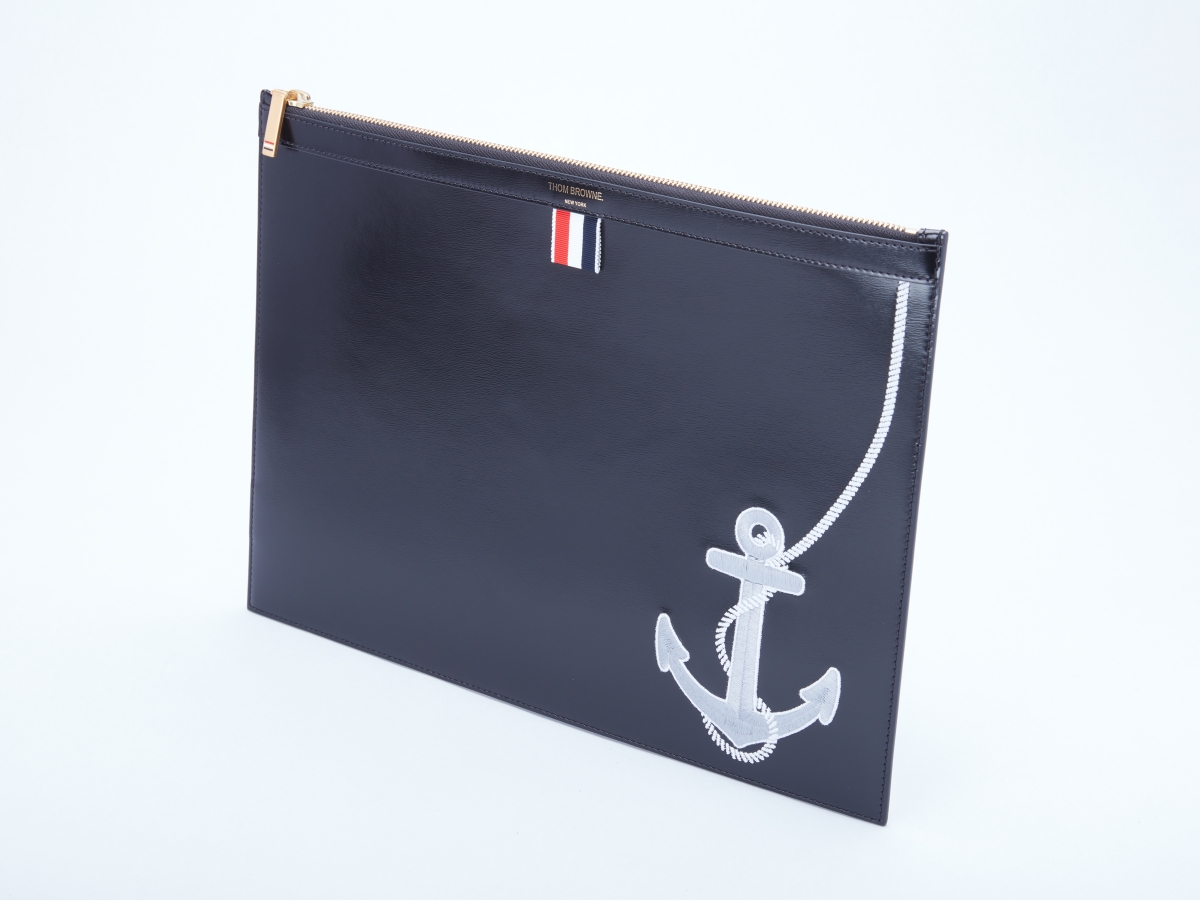 潮住出海！Thom Browne 情侶孖用潮物