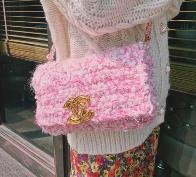 60蚊就可擁有Chanel手袋！韓星泫雅分享自家製「Chanel」
