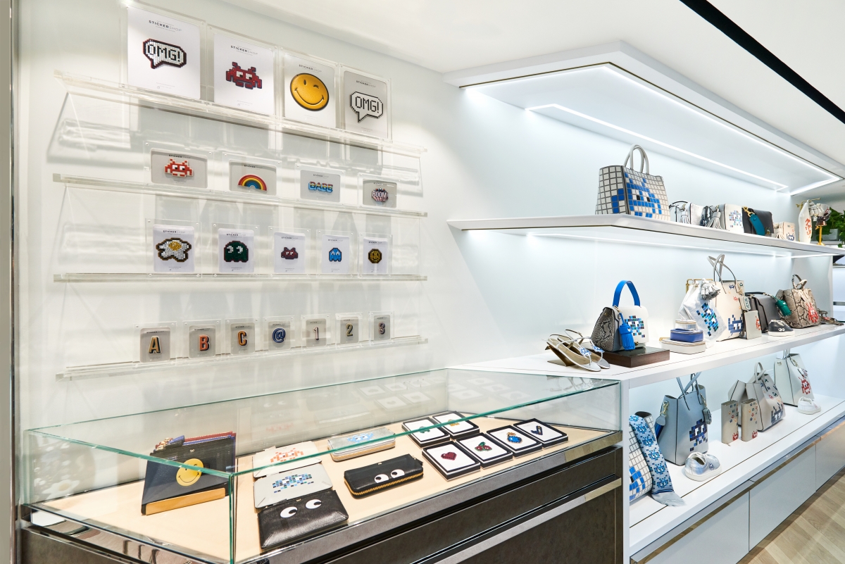 Anya Hindmarch 「太空食鬼」襲新店