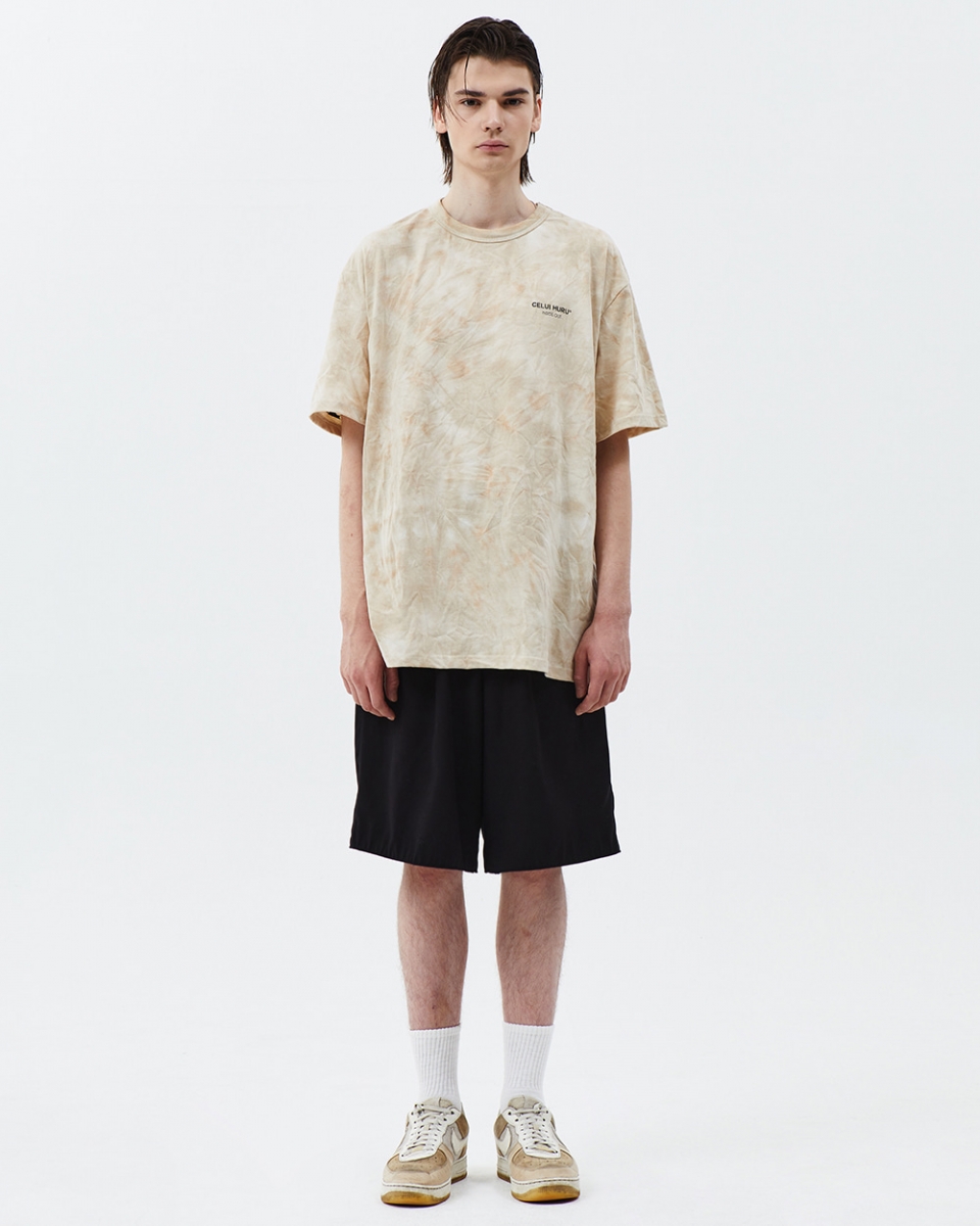 根本是「藍衣天使」！解構Jennie百變粉藍造型配搭