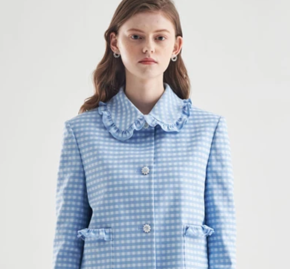 根本是「藍衣天使」！解構Jennie百變粉藍造型配搭