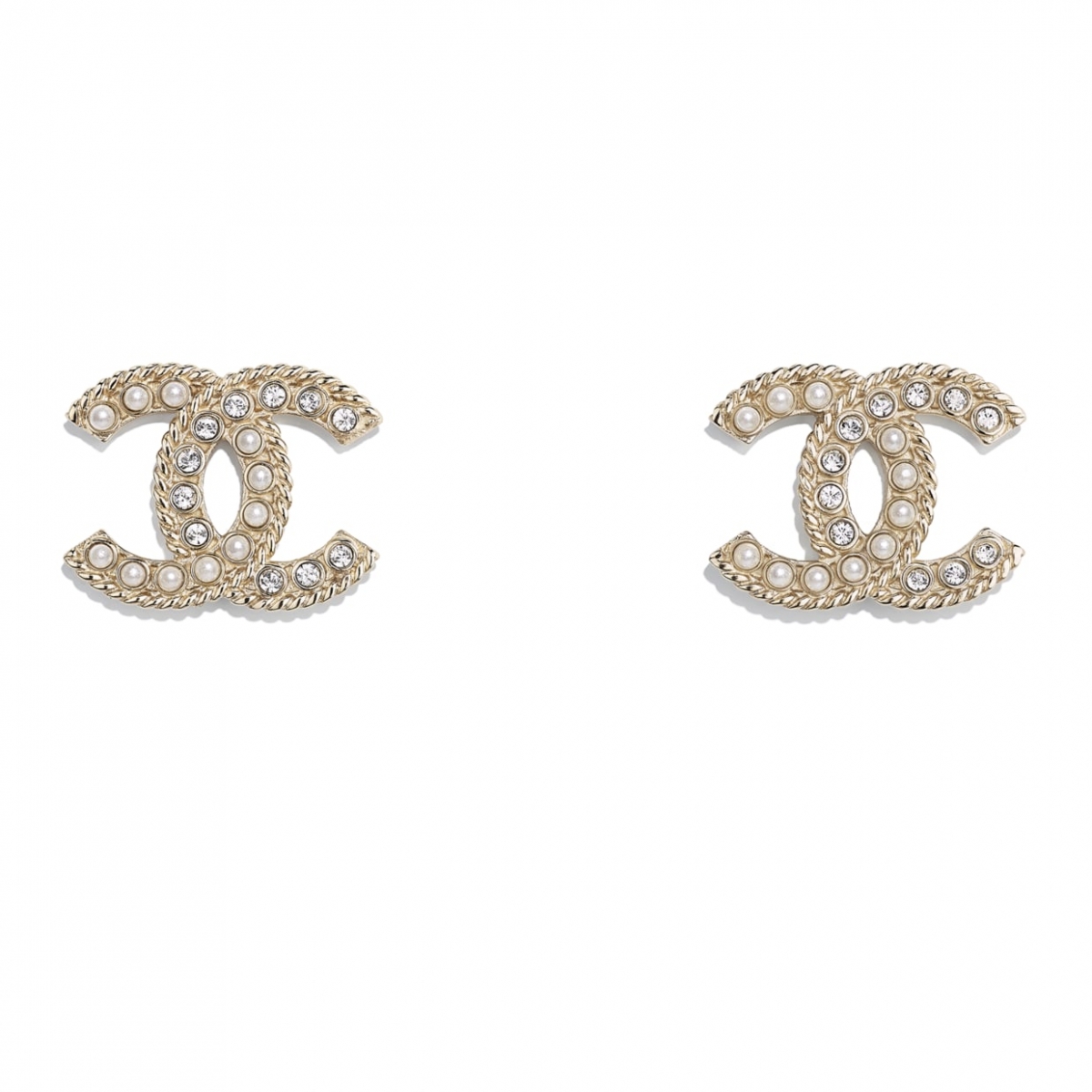 根本是「藍衣天使」！解構Jennie百變粉藍造型配搭