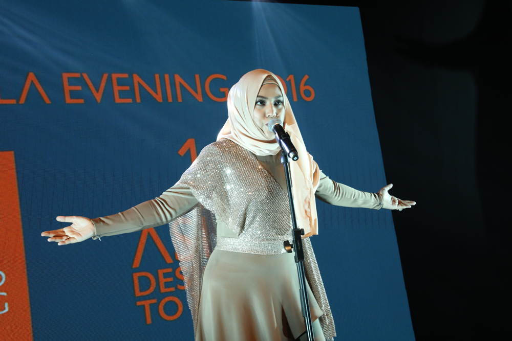 歌手Shila為FASHION GALA EVENING獻唱