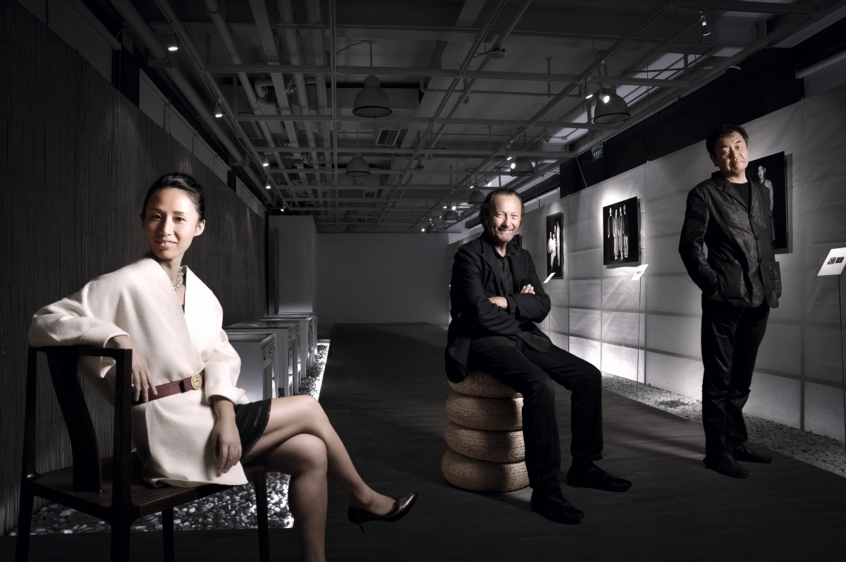 蔣瓊耳和世界級攝影大師Paolo Roversi以及『上下』空間的設計者Kango Kuma。