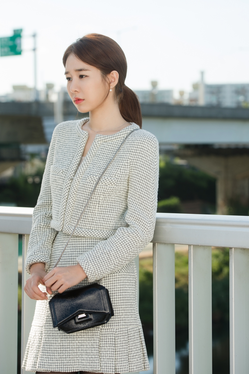 比女一更吸睛！ 潮學《鬼怪》劉仁娜的女強人造型