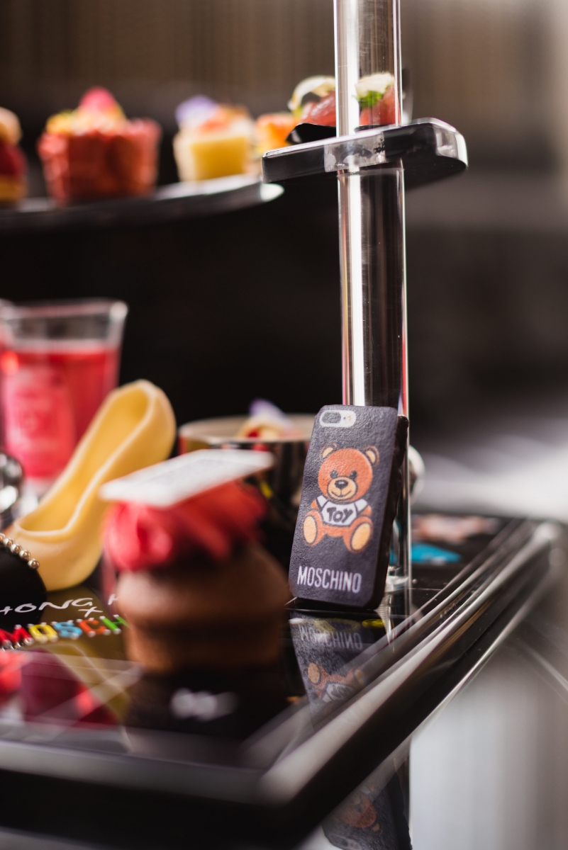 連鞋袋都食得？Moschino搞鬼tea buffet