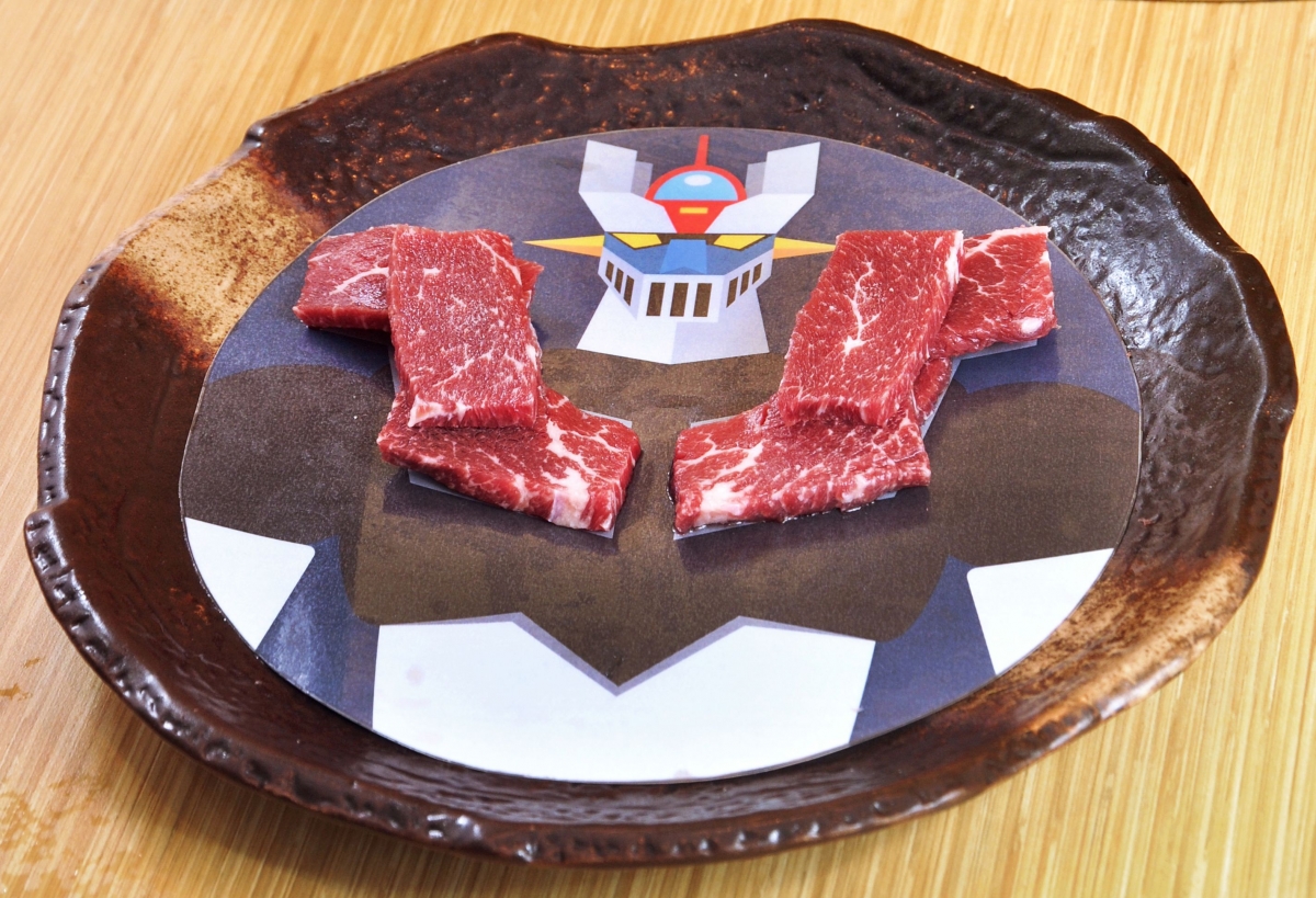 櫻桃小丸子和鐵甲萬能俠現身餐廳