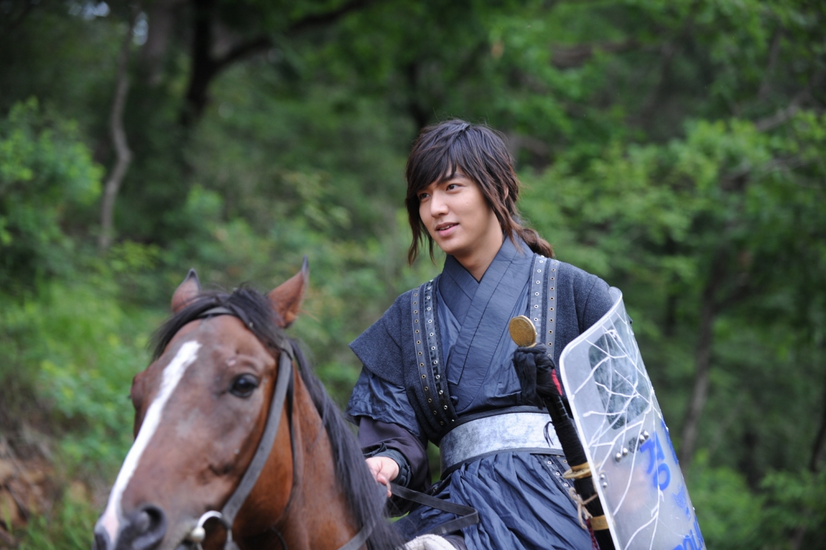 李敏鎬服役！剃兵哥頭前髮型回顧