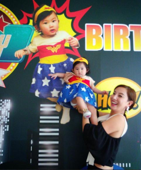 母親節裝扮靈感！星媽親子扮靚實錄